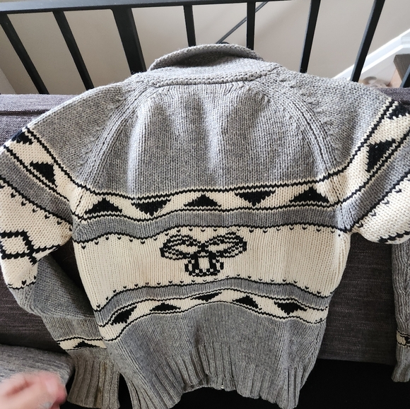 Aritzia wool zip up sweater - Picture 4 of 5